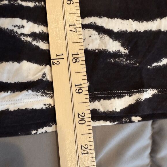 NEW! Rails Eva Pajama Set Black Watercolor Tiger Stripes Shorts Oversized XS - Picture 8 of 11